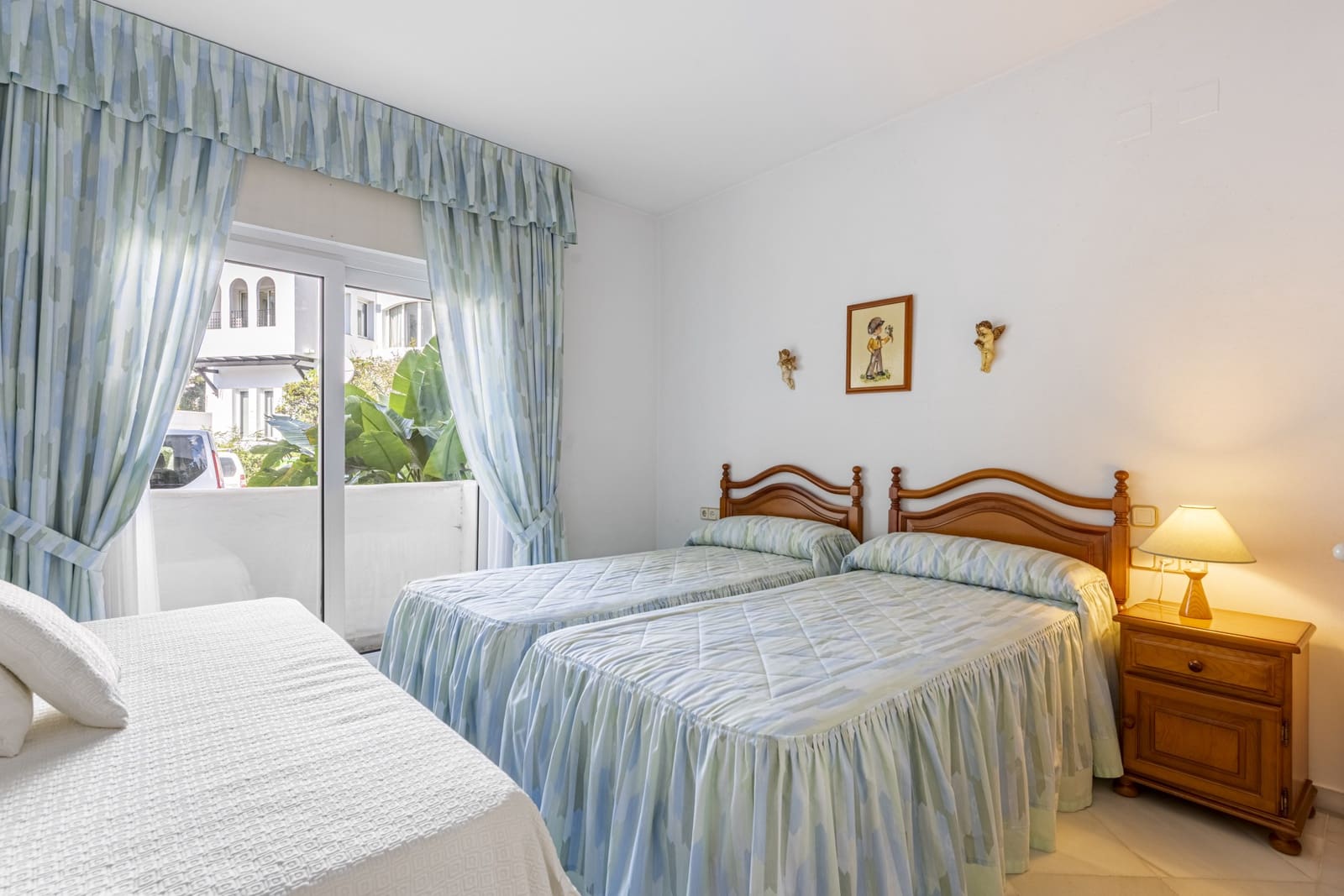 2 bedroom Apartment for sale in Marbella with pool garage - € 1,500,000 (Ref: 8822204)