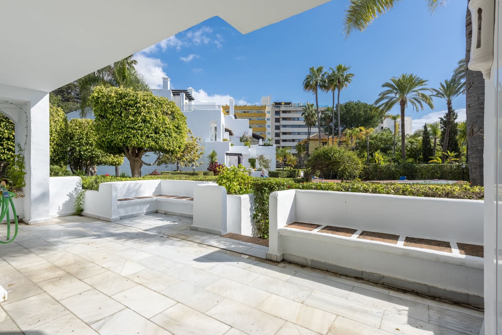 2 bedroom Apartment for sale in Marbella with pool garage - € 1,500,000 (Ref: 8822204)