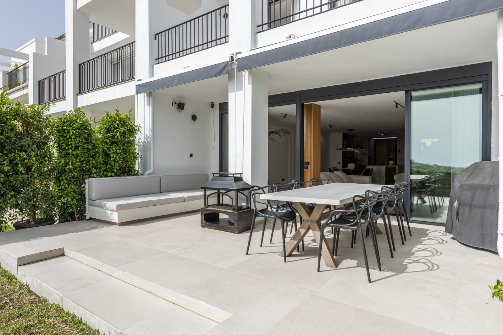 4 soveværelse Byhus til salg i La Quinta med swimmingpool garage - € 1.495.000 (Ref: 8834599)