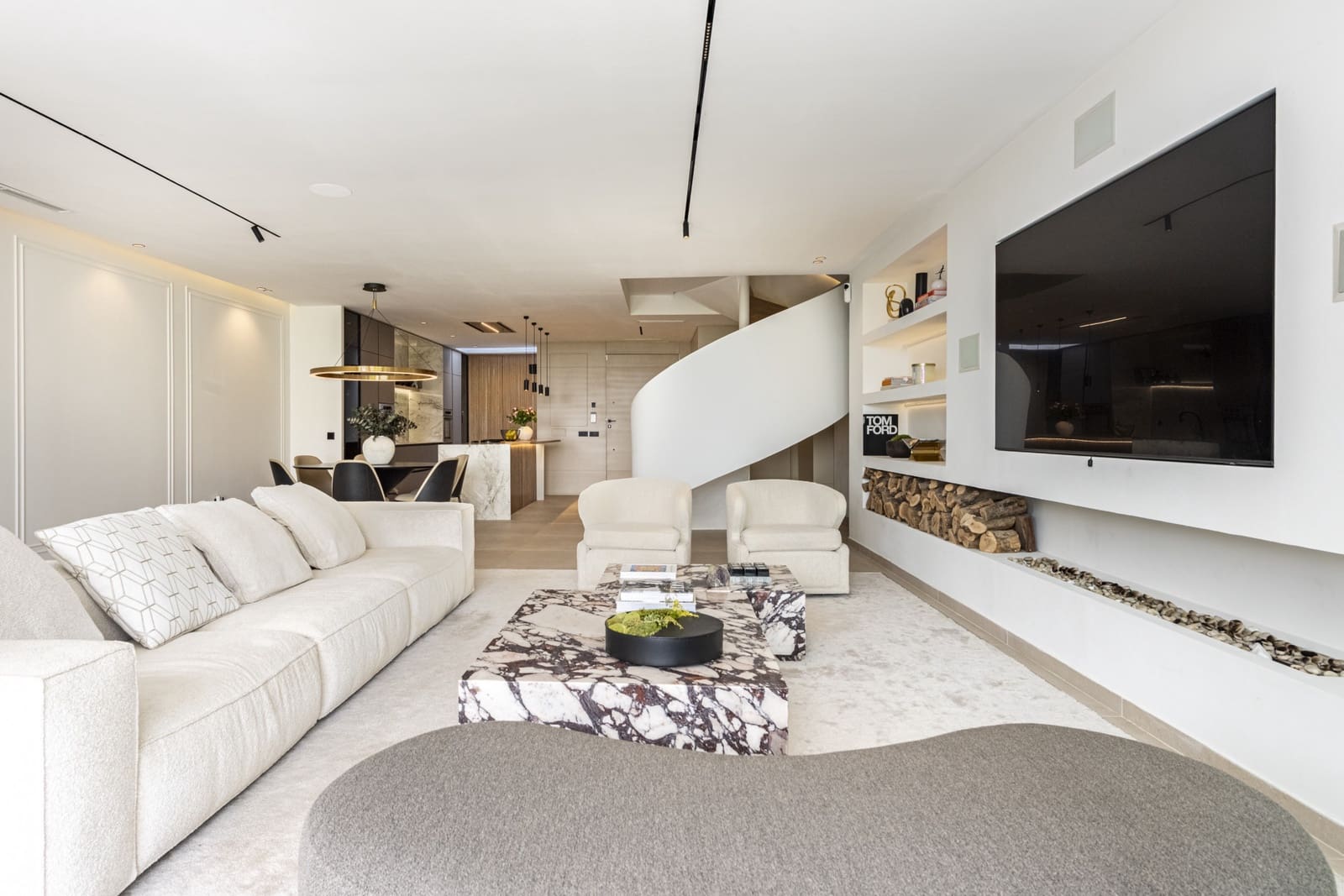 4 soveværelse Byhus til salg i La Quinta med swimmingpool garage - € 1.495.000 (Ref: 8834599)