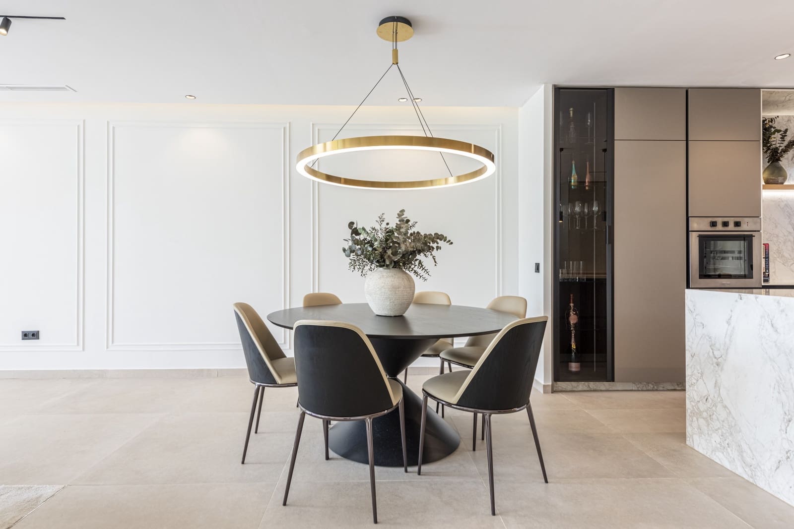 4 soveværelse Byhus til salg i La Quinta med swimmingpool garage - € 1.495.000 (Ref: 8834599)