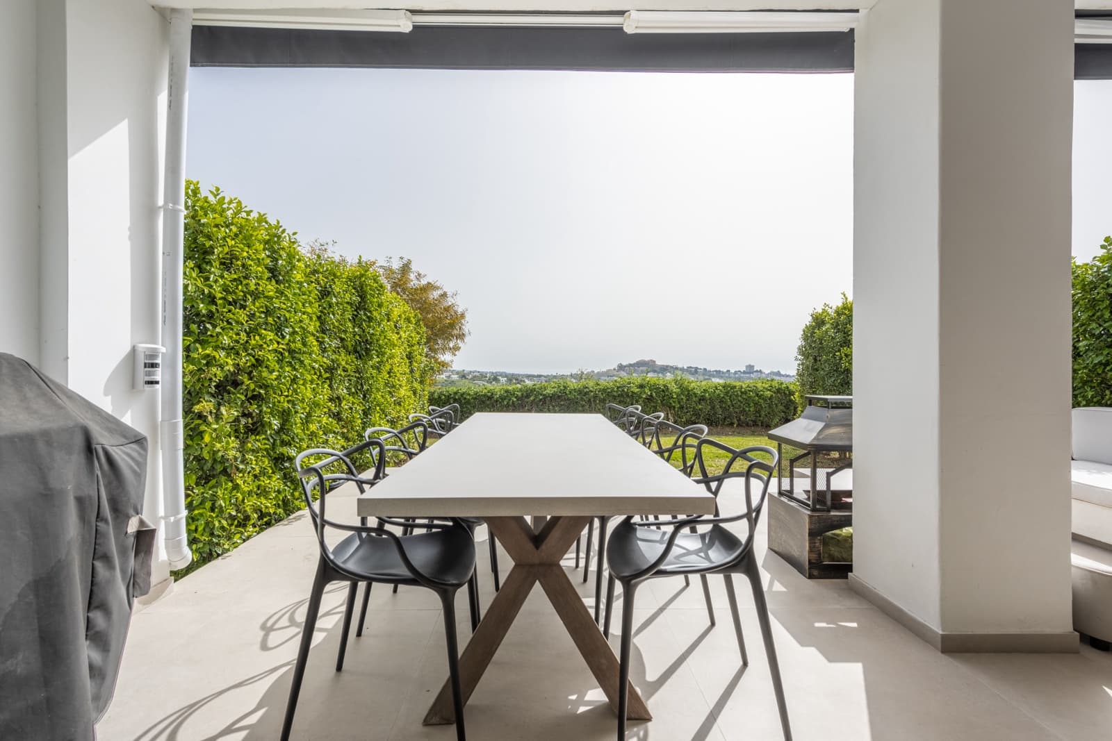 4 soveværelse Byhus til salg i La Quinta med swimmingpool garage - € 1.495.000 (Ref: 8834599)
