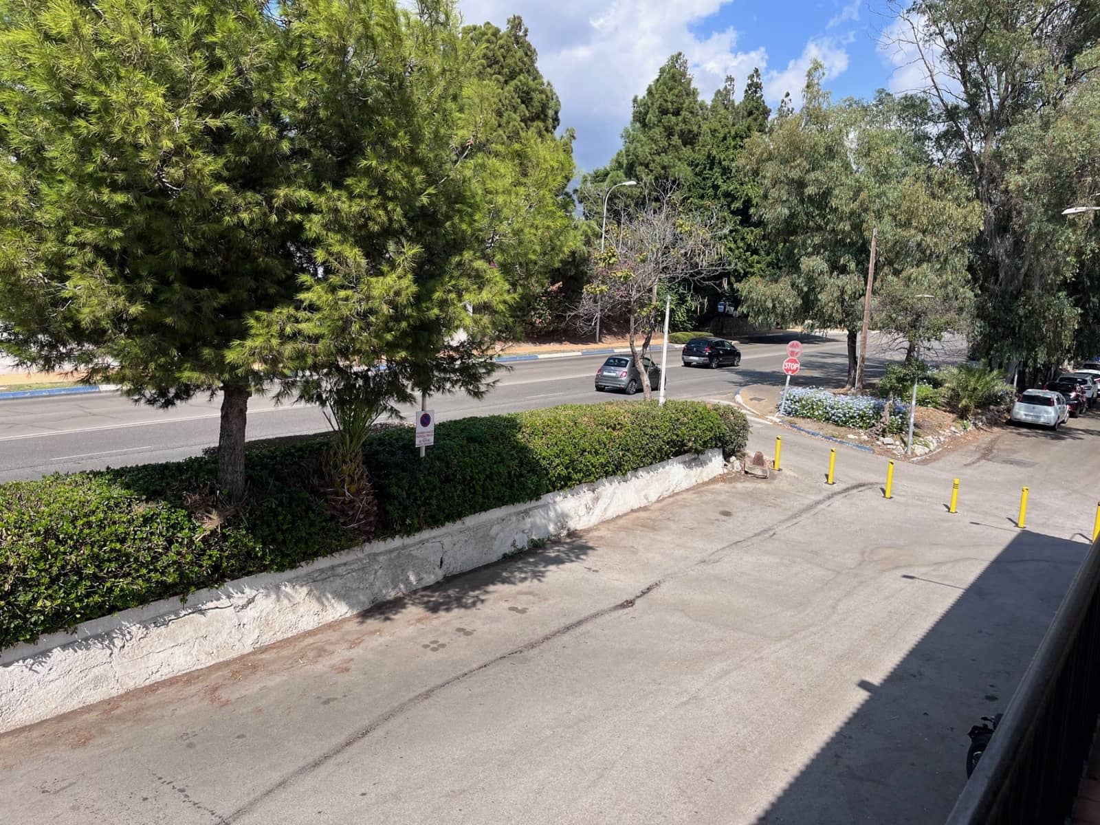 Kaupallinen vuokrattavana paikassa Golden Mile mukana 
autotalli - 8 000 € (Ref: 8837880)