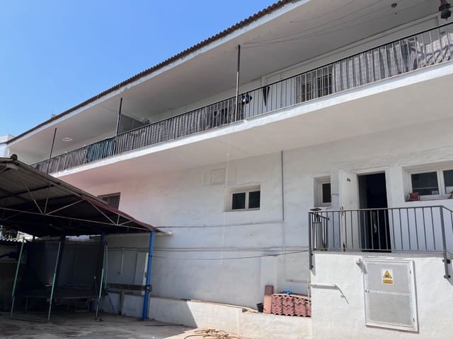 Kaupallinen vuokrattavana paikassa Golden Mile, Marbella mukana 
autotalli - 8 000 € (Ref: 8837880)