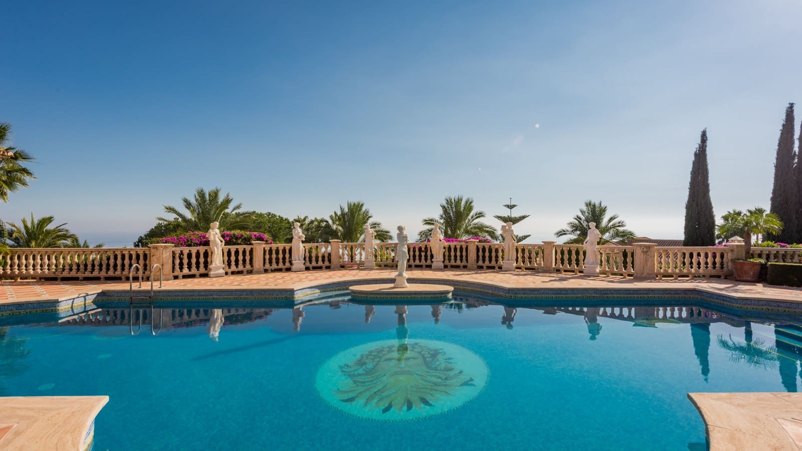 6 slaapkamer Villa te koop in Marbella met zwembad garage - € 15.000.000 (Ref: 8849730)