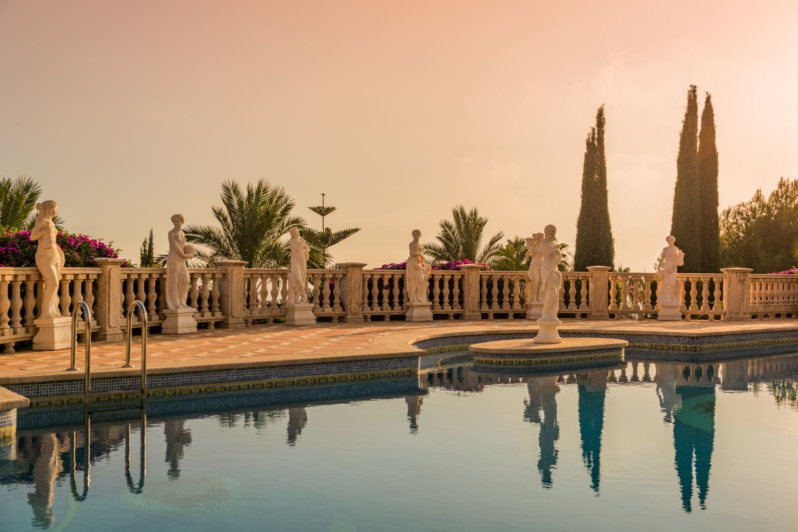 6 slaapkamer Villa te koop in Marbella met zwembad garage - € 15.000.000 (Ref: 8849730)