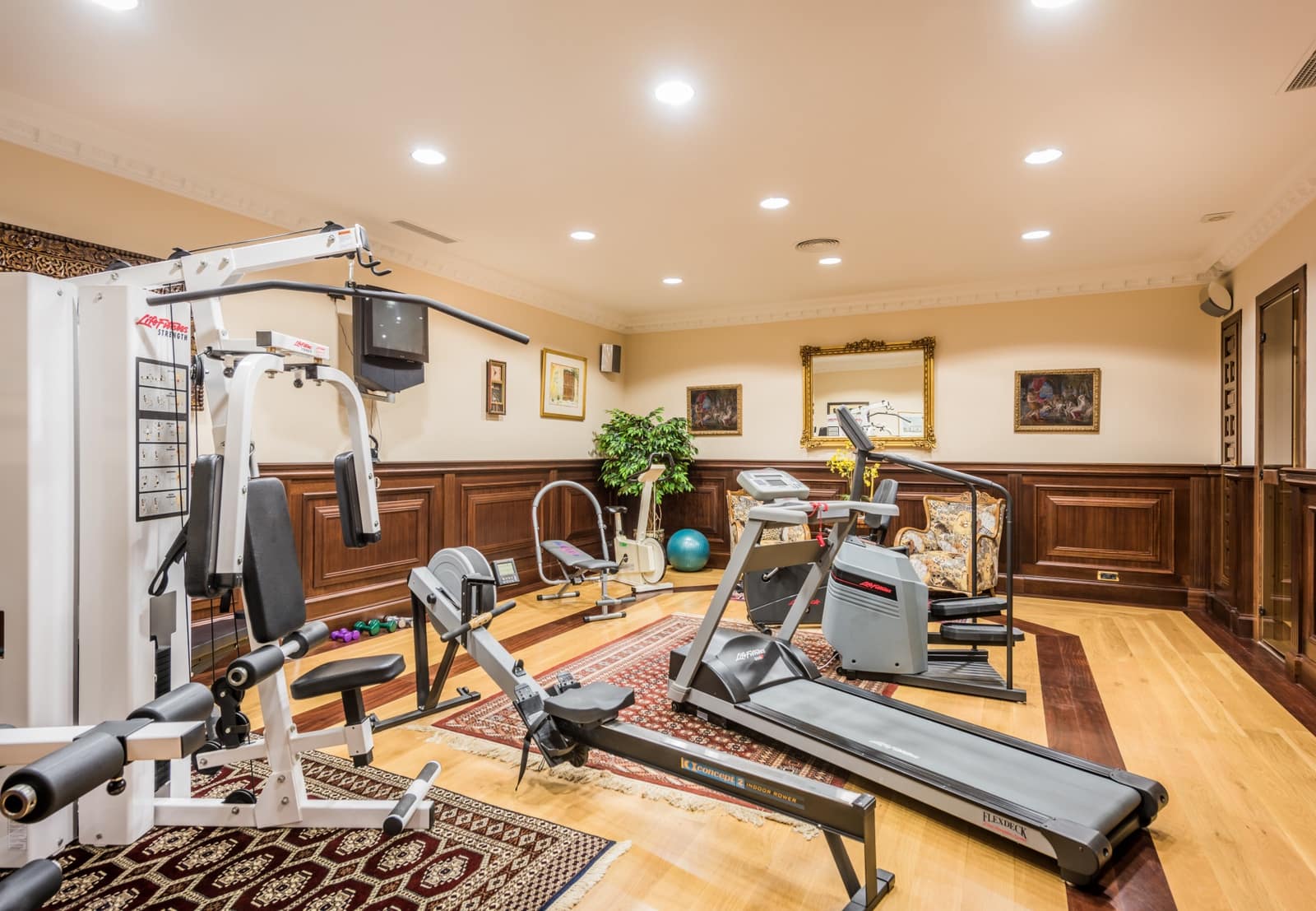 6 slaapkamer Villa te koop in Marbella met zwembad garage - € 15.000.000 (Ref: 8849730)