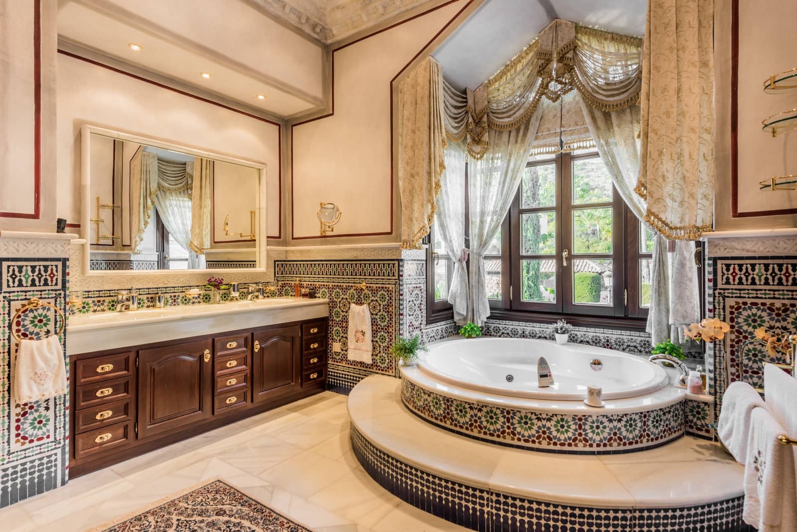 6 slaapkamer Villa te koop in Marbella met zwembad garage - € 15.000.000 (Ref: 8849730)