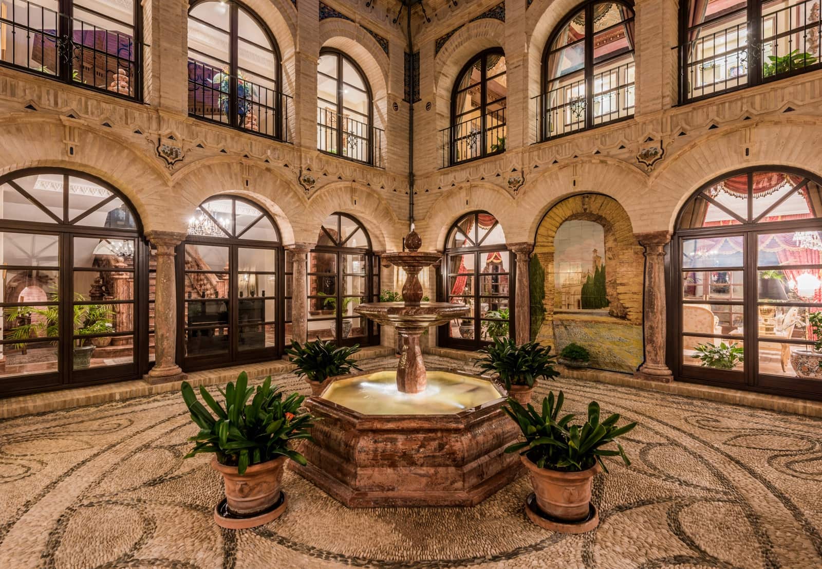 6 slaapkamer Villa te koop in Marbella met zwembad garage - € 15.000.000 (Ref: 8849730)