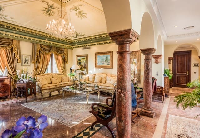 6 slaapkamer Villa te koop in Marbella met zwembad garage - € 15.000.000 (Ref: 8849730)