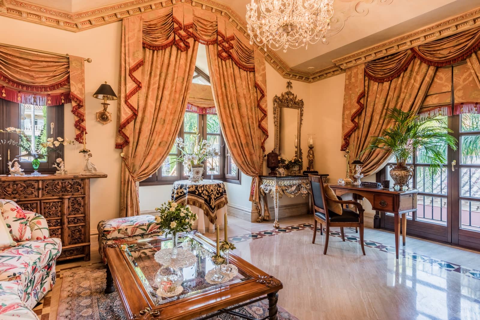 6 slaapkamer Villa te koop in Marbella met zwembad garage - € 15.000.000 (Ref: 8849730)