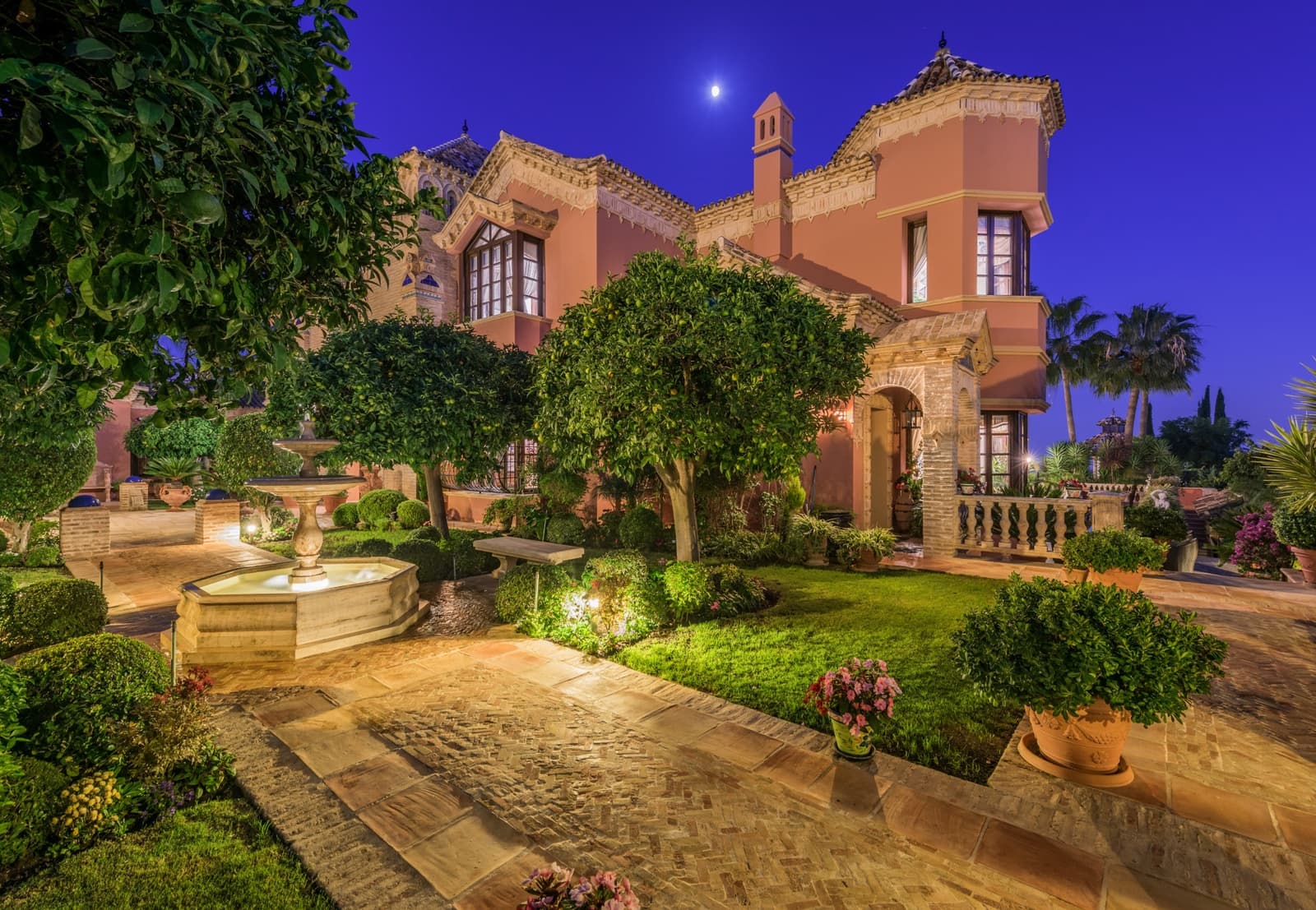 6 slaapkamer Villa te koop in Marbella met zwembad garage - € 15.000.000 (Ref: 8849730)