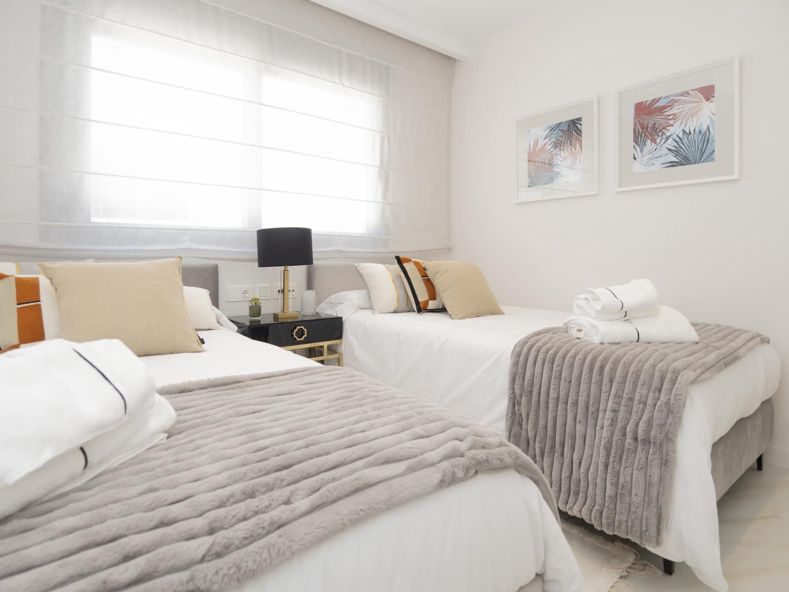 4 bedroom Townhouse for sale in Marbella with pool garage - € 945,000 (Ref: 8874381)