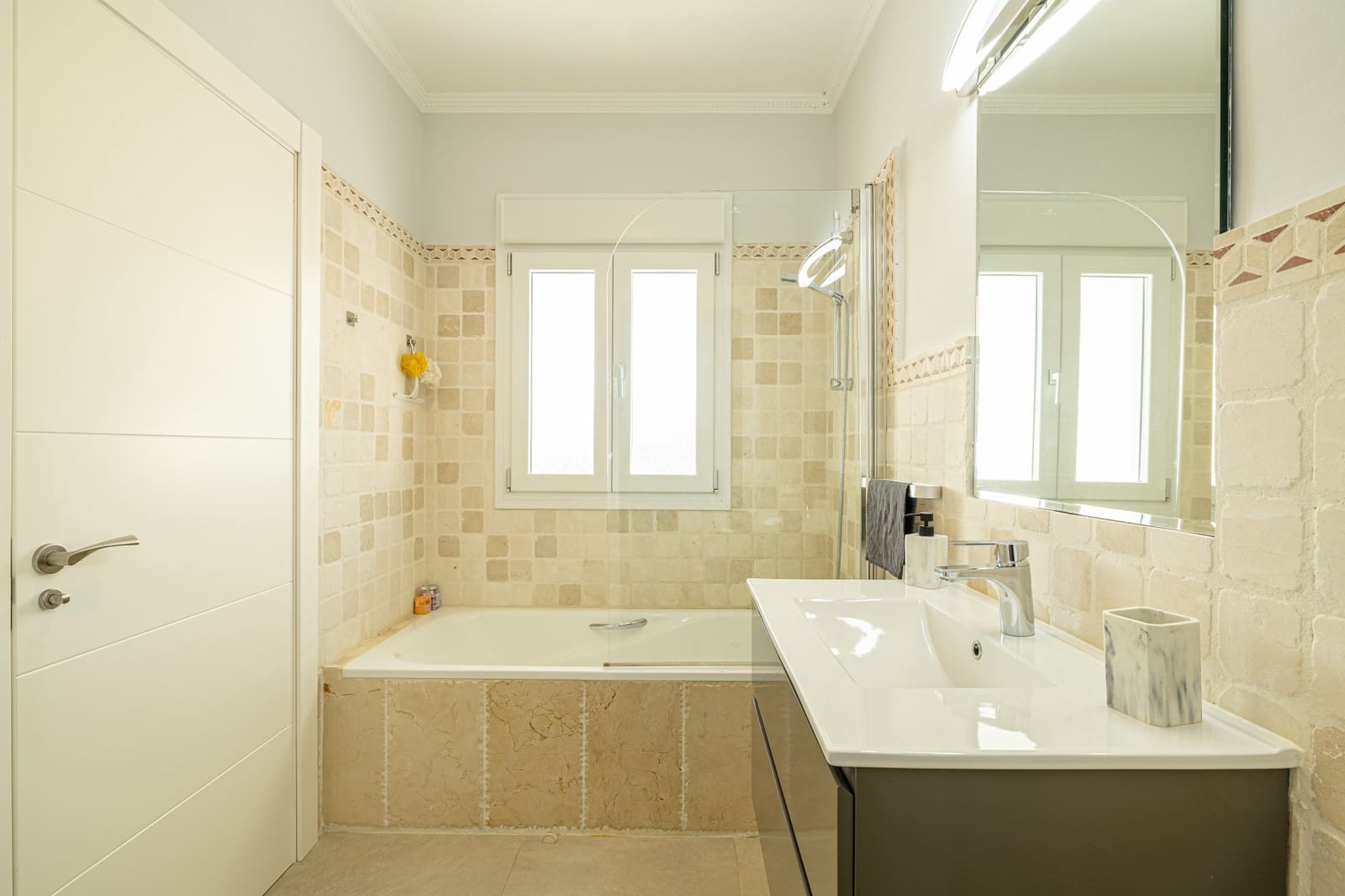 5 soveværelse Villa til salg i Benahavis med swimmingpool garage - € 2.750.000 (Ref: 8874382)