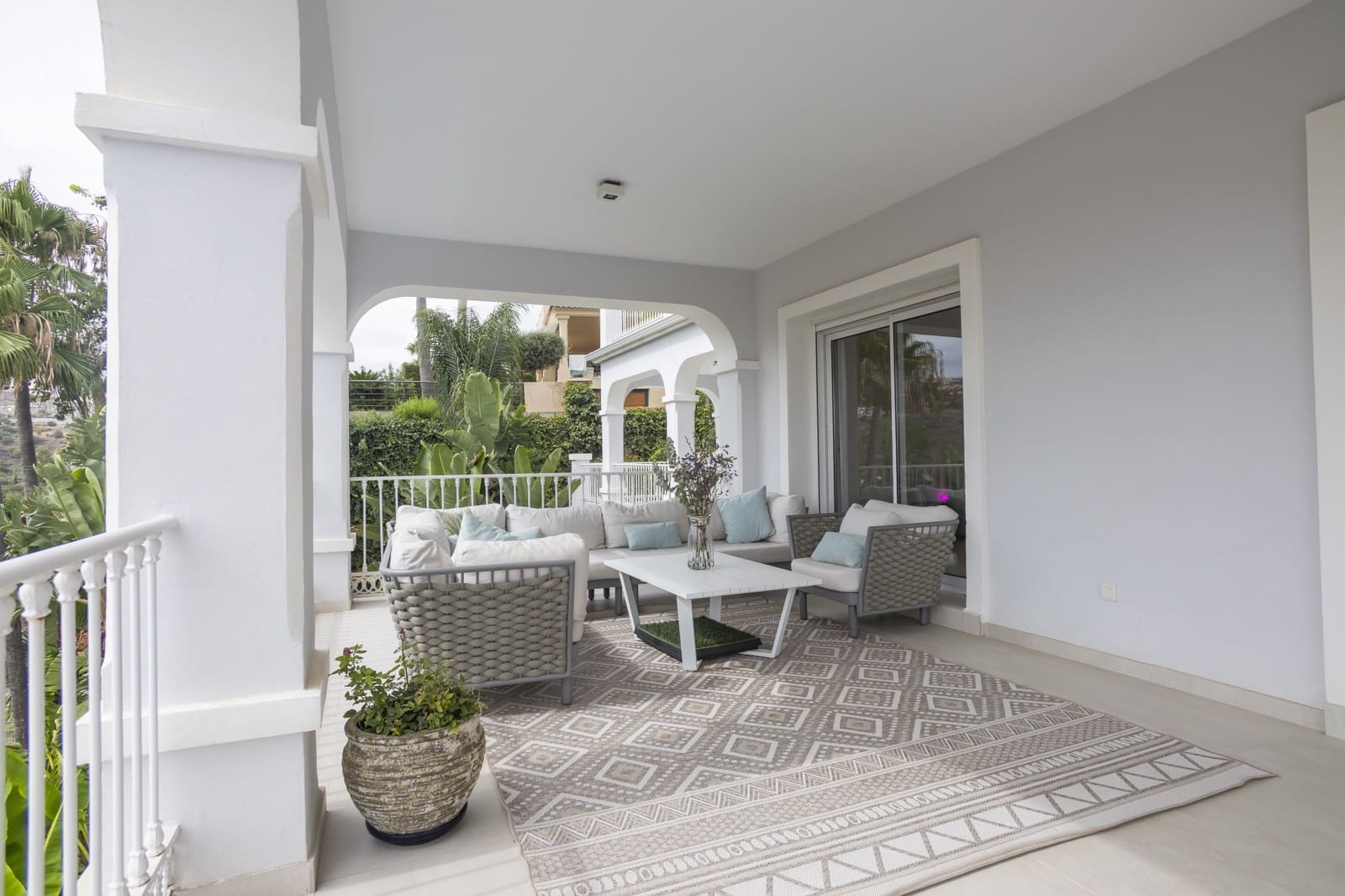 5 soveværelse Villa til salg i Benahavis med swimmingpool garage - € 2.750.000 (Ref: 8874382)