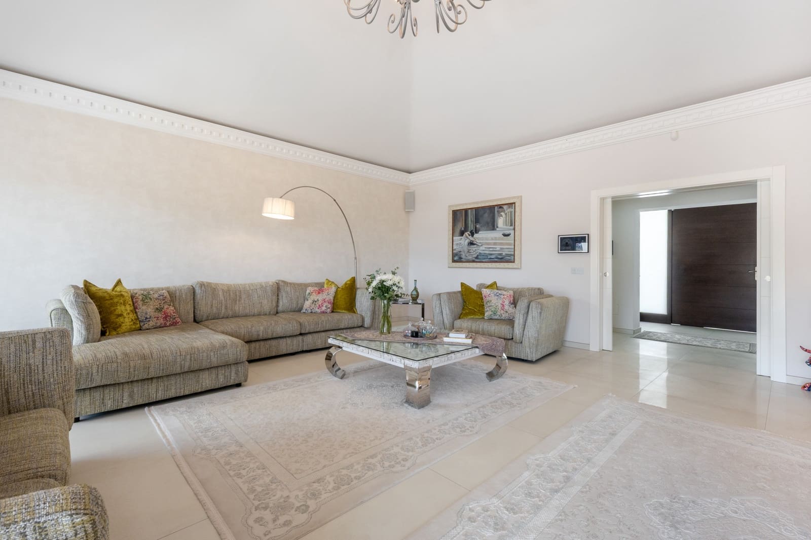 5 bedroom Villa for sale in Benahavis with pool garage - € 2,690,000 (Ref: 8874382)