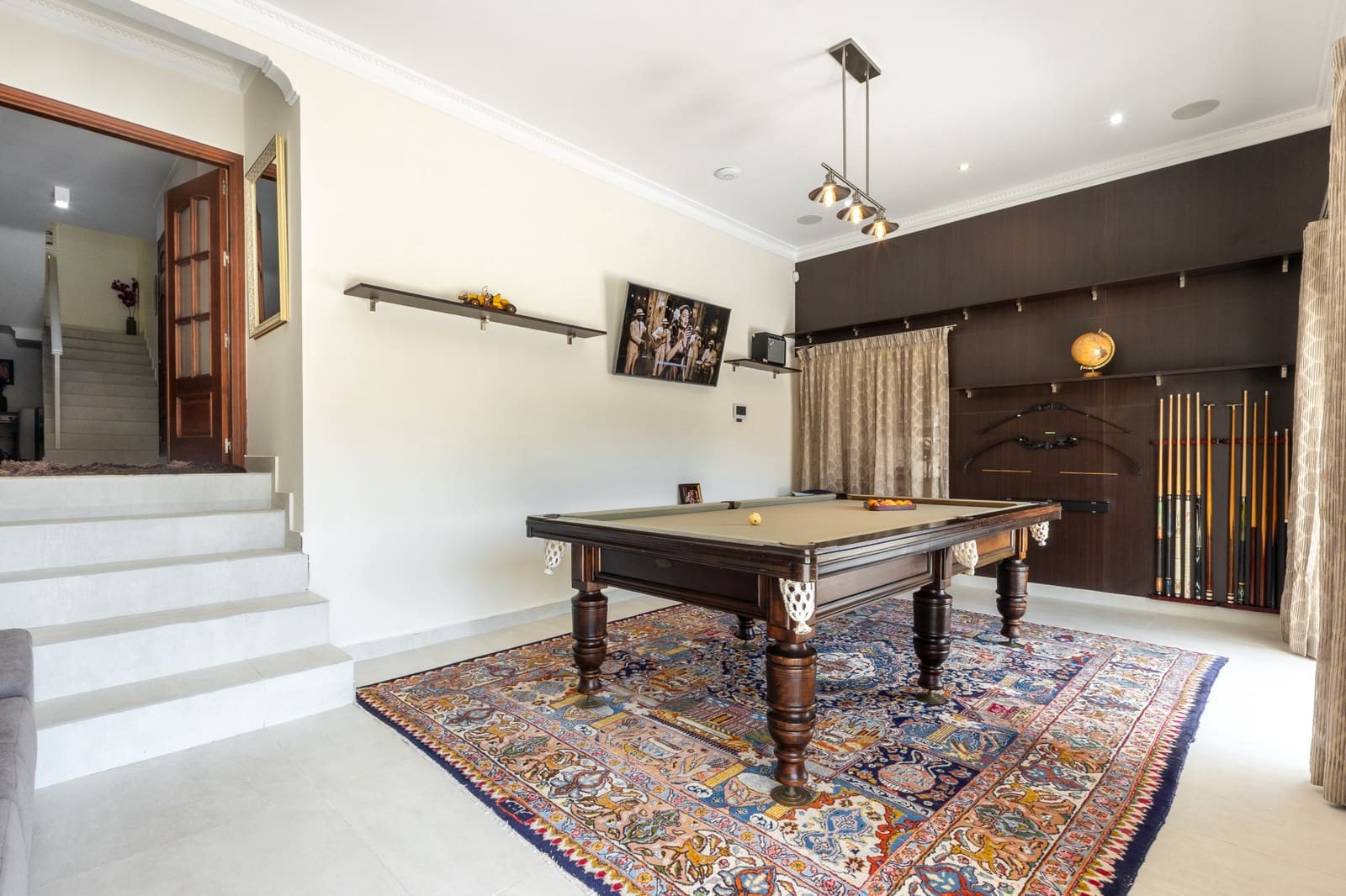 5 bedroom Villa for sale in Benahavis with pool garage - € 2,690,000 (Ref: 8874382)