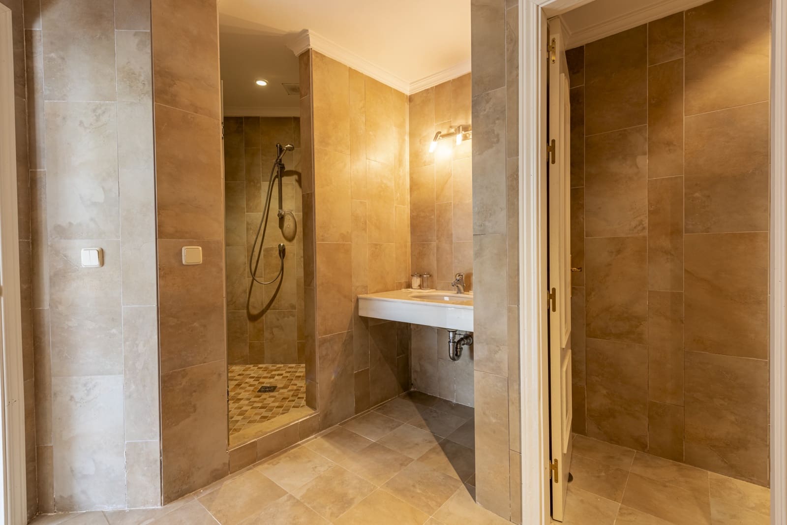 4 slaapkamer Villa te koop in La Quinta met zwembad garage - € 1.750.000 (Ref: 8885995)