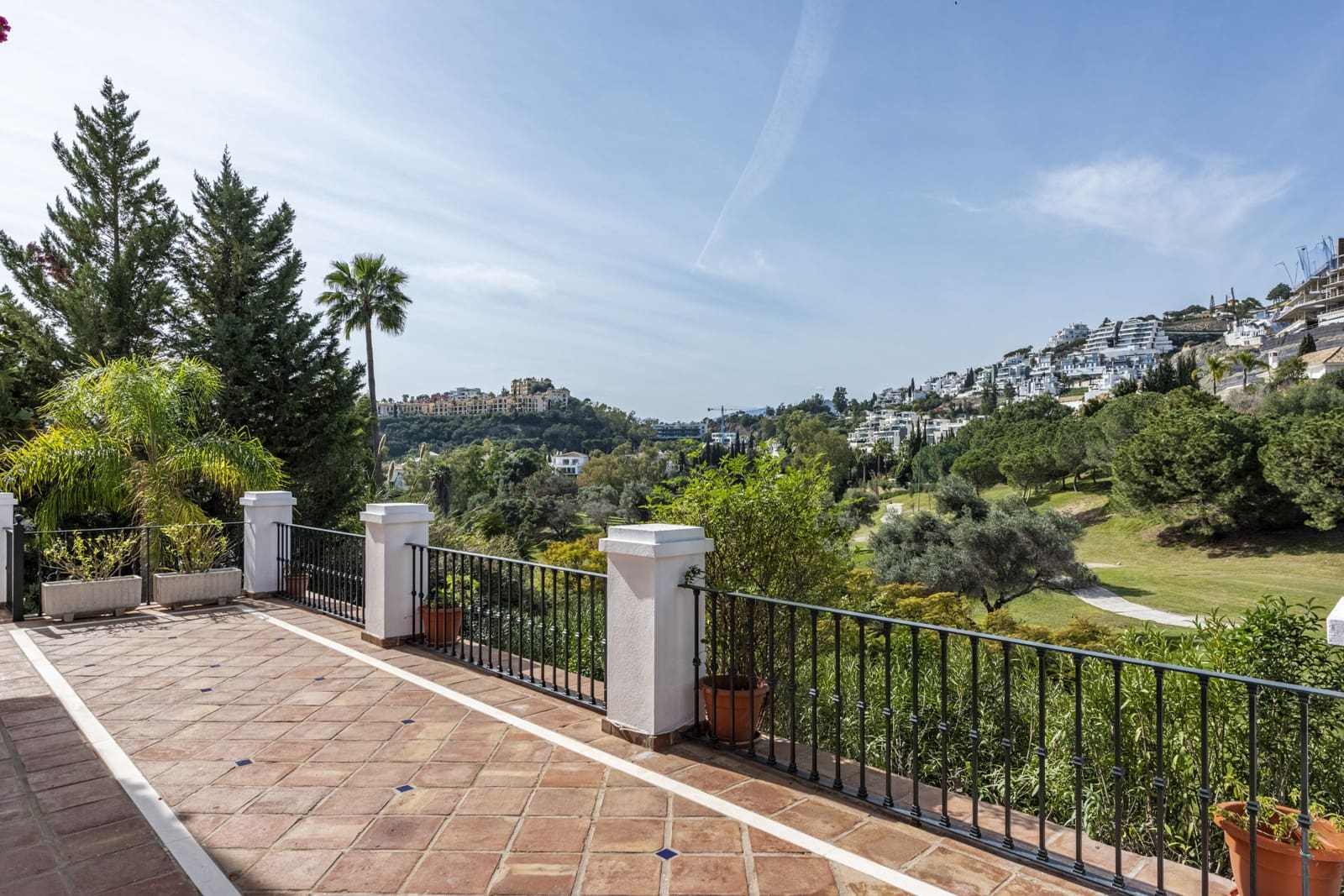 4 slaapkamer Villa te koop in La Quinta met zwembad garage - € 1.750.000 (Ref: 8885995)