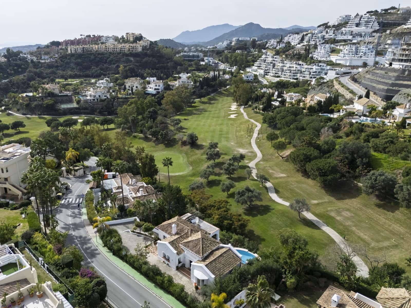 4 slaapkamer Villa te koop in La Quinta met zwembad garage - € 1.750.000 (Ref: 8885995)