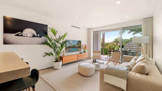 3 sypialnia Apartament na sprzedaż w Marbella z basenem garażem - 2 795 000 € (Ref: 8893076)