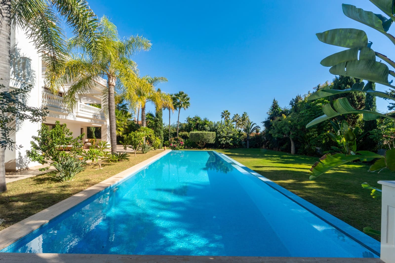 7 chambre Villa/Maison à vendre à Estepona avec piscine garage - 5 190 000 € (Ref: 8893077)