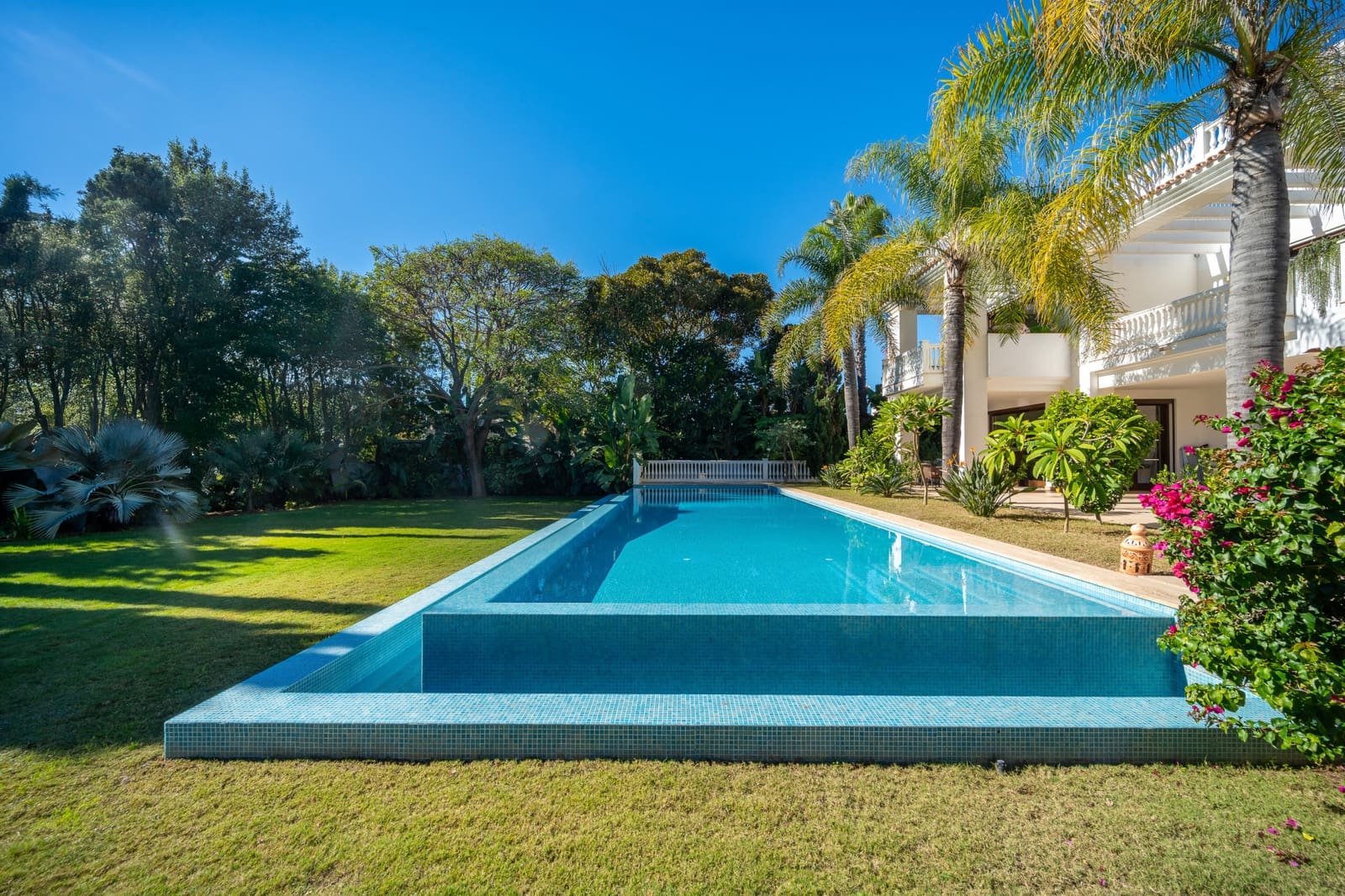 7 chambre Villa/Maison à vendre à Estepona avec piscine garage - 5 190 000 € (Ref: 8893077)