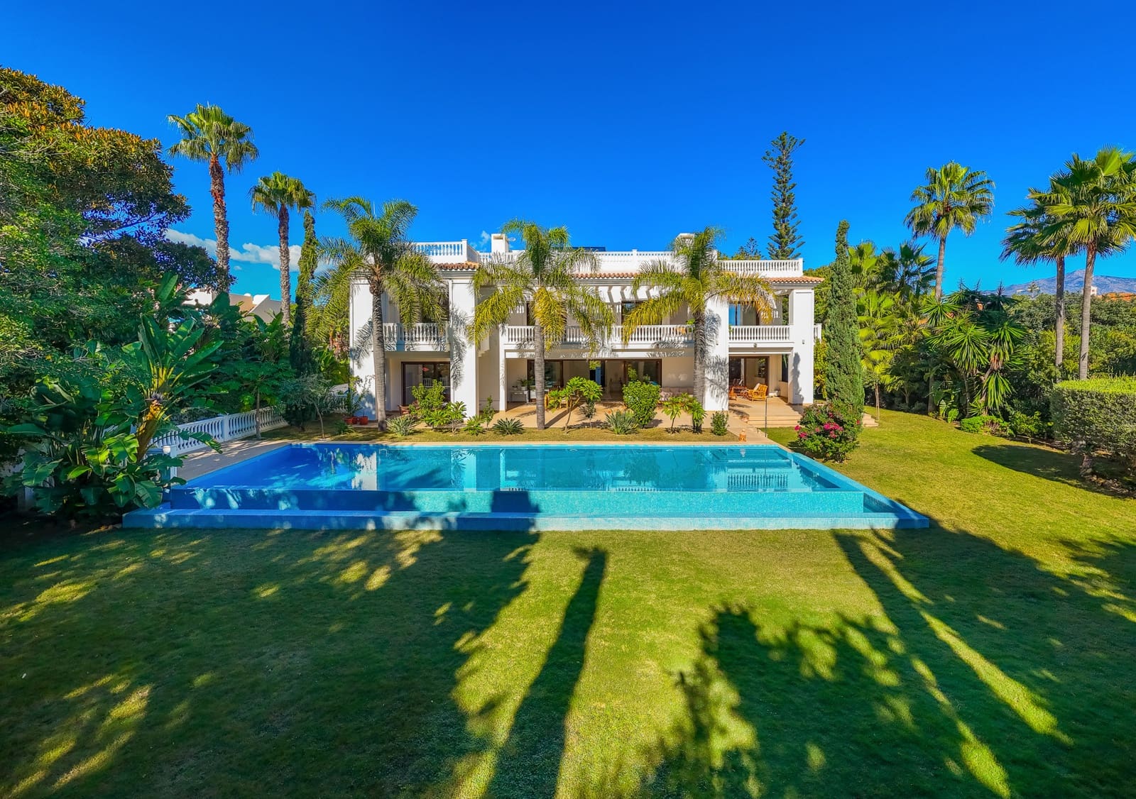 7 chambre Villa/Maison à vendre à Estepona avec piscine garage - 5 190 000 € (Ref: 8893077)