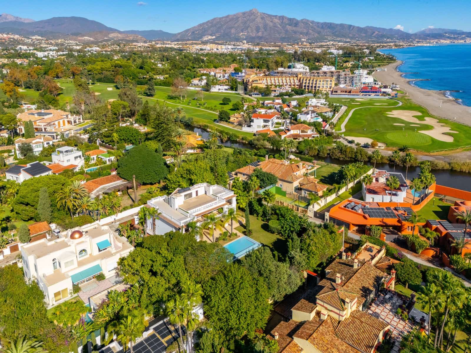 7 chambre Villa/Maison à vendre à Estepona avec piscine garage - 5 190 000 € (Ref: 8893077)