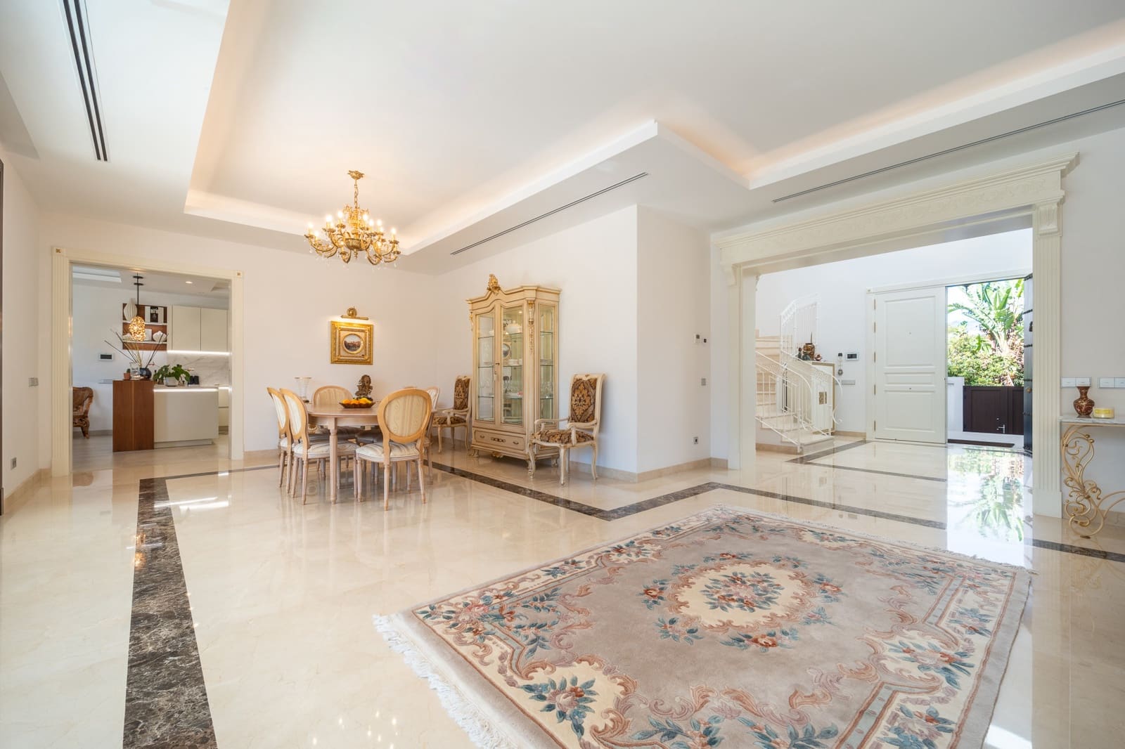 7 bedroom Villa for sale in Estepona with pool garage - € 4,750,000 (Ref: 8893077)