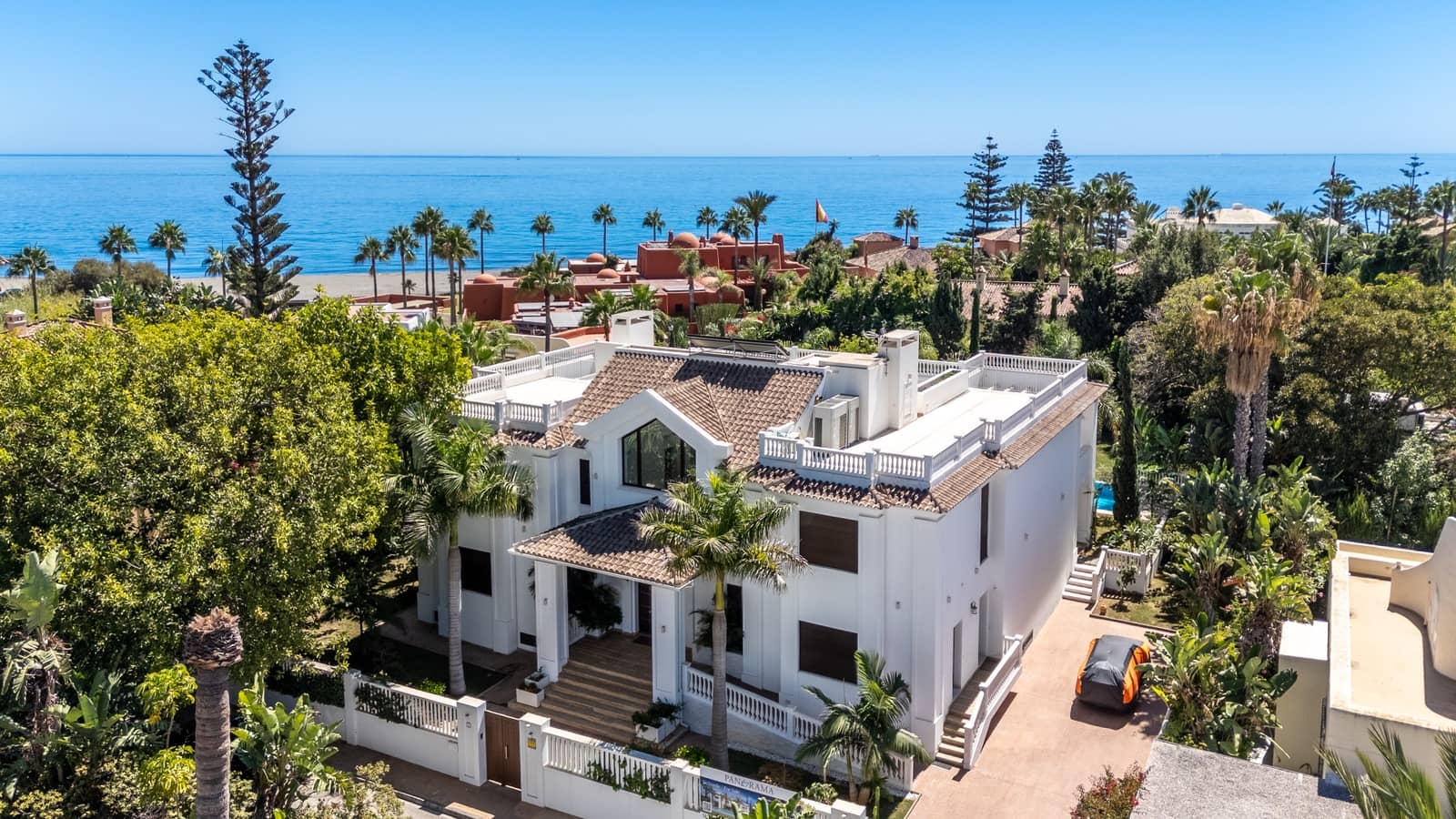 7 bedroom Villa for sale in Estepona with pool garage - € 4,750,000 (Ref: 8893077)