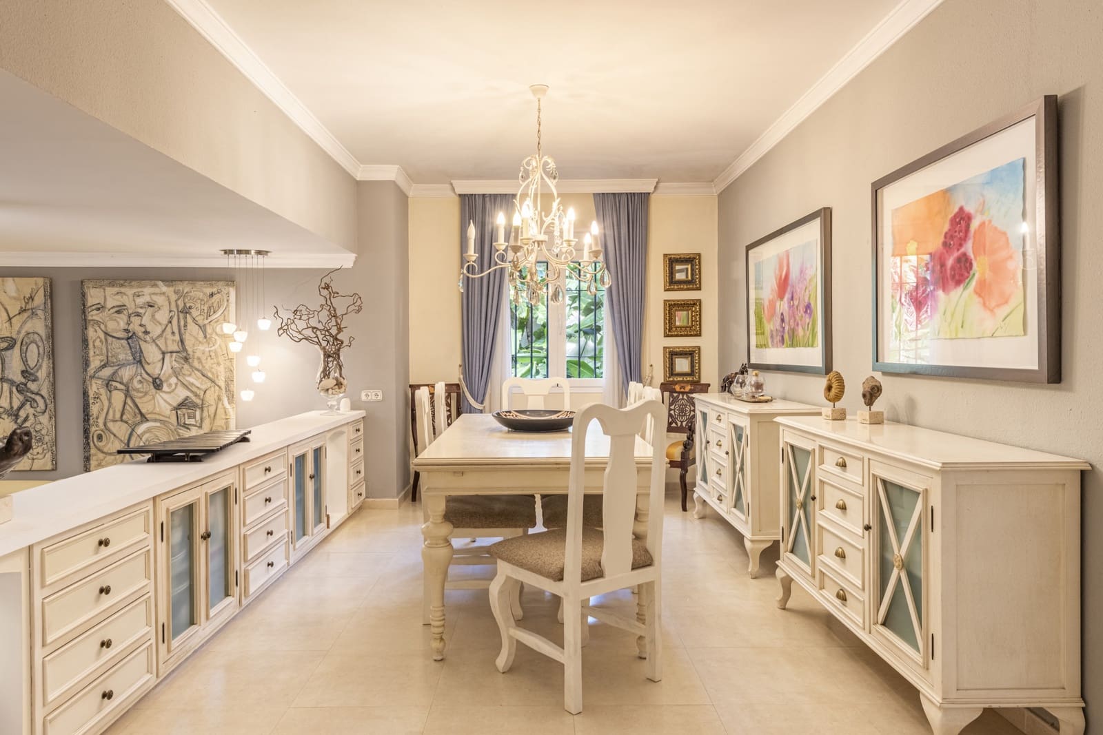 5 soveværelse Semi-Rækkehus til salg i Nueva Andalucia med swimmingpool garage - € 1.050.000 (Ref: 8912832)