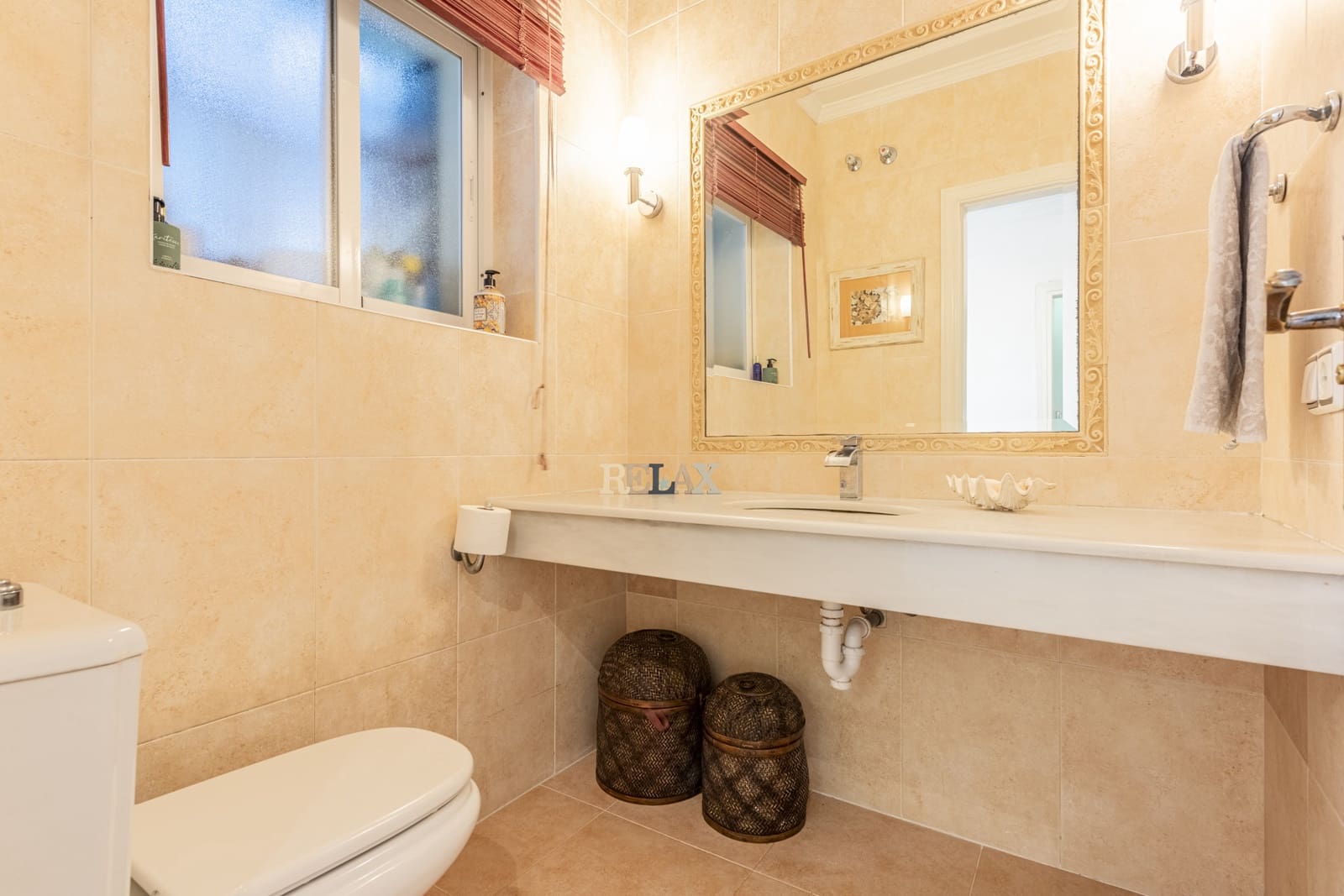 5 soveværelse Semi-Rækkehus til salg i Nueva Andalucia med swimmingpool garage - € 1.050.000 (Ref: 8912832)