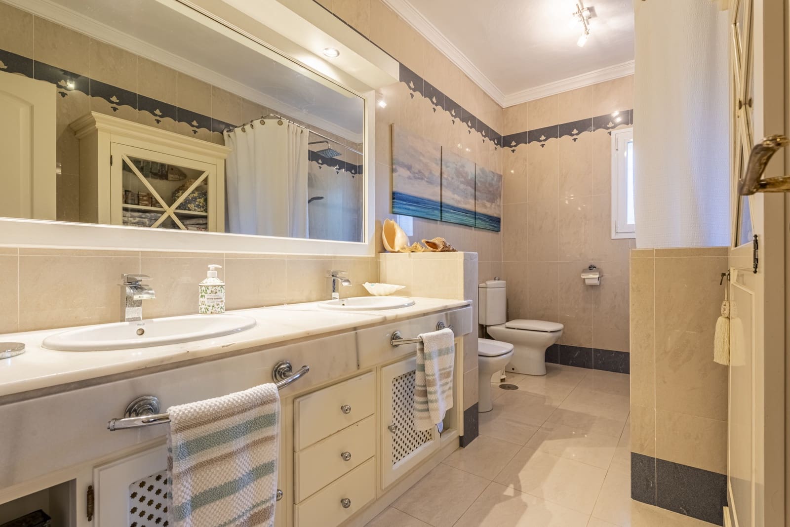 5 soveværelse Semi-Rækkehus til salg i Nueva Andalucia med swimmingpool garage - € 1.050.000 (Ref: 8912832)