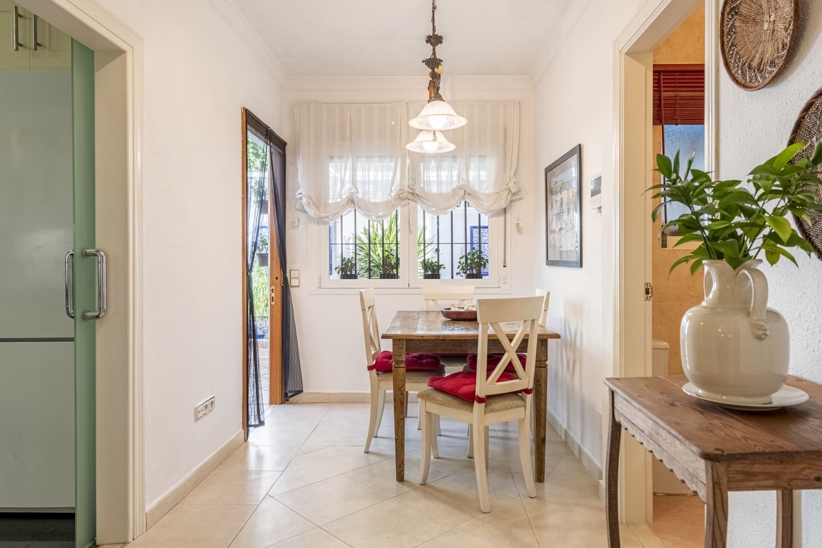 5 soveværelse Semi-Rækkehus til salg i Nueva Andalucia med swimmingpool garage - € 1.050.000 (Ref: 8912832)