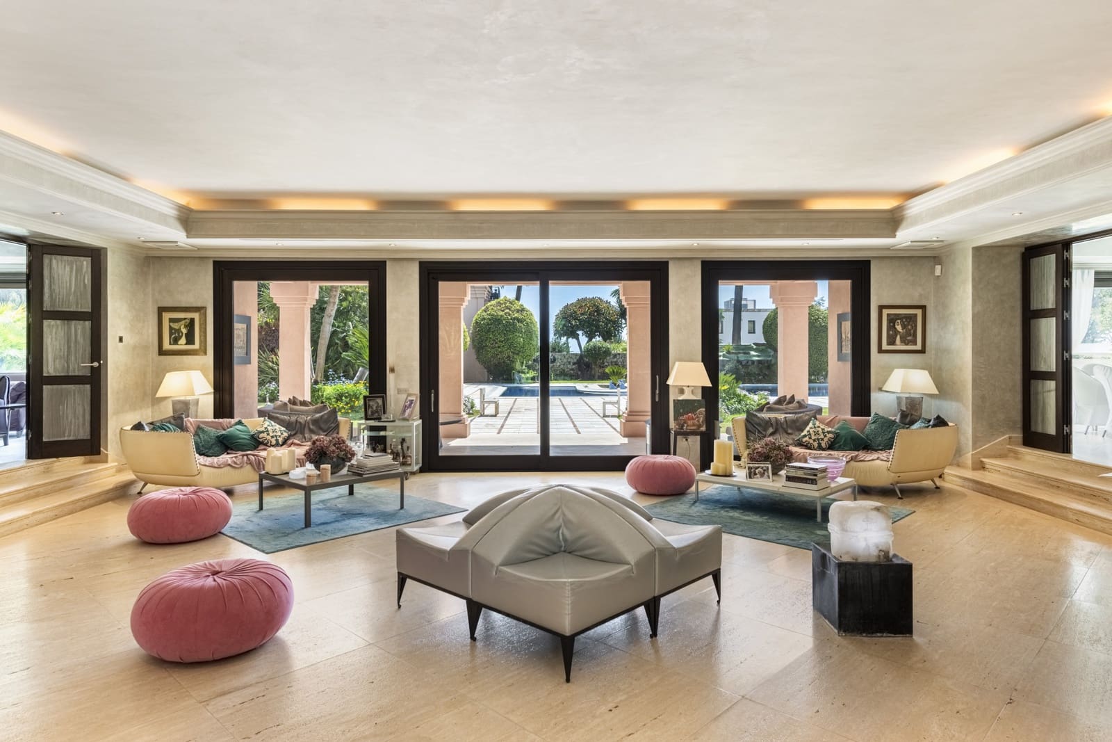 10 Zimmer Villa zu verkaufen in El Paraiso mit Pool Garage - 13.500.000 € (Ref: 8915218)