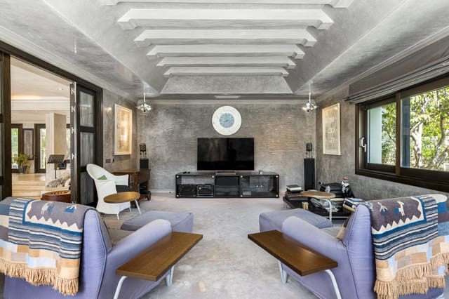 10 chambre Villa/Maison à vendre à El Paraiso, Estepona avec piscine garage - 13 500 000 € (Ref: 8915218)