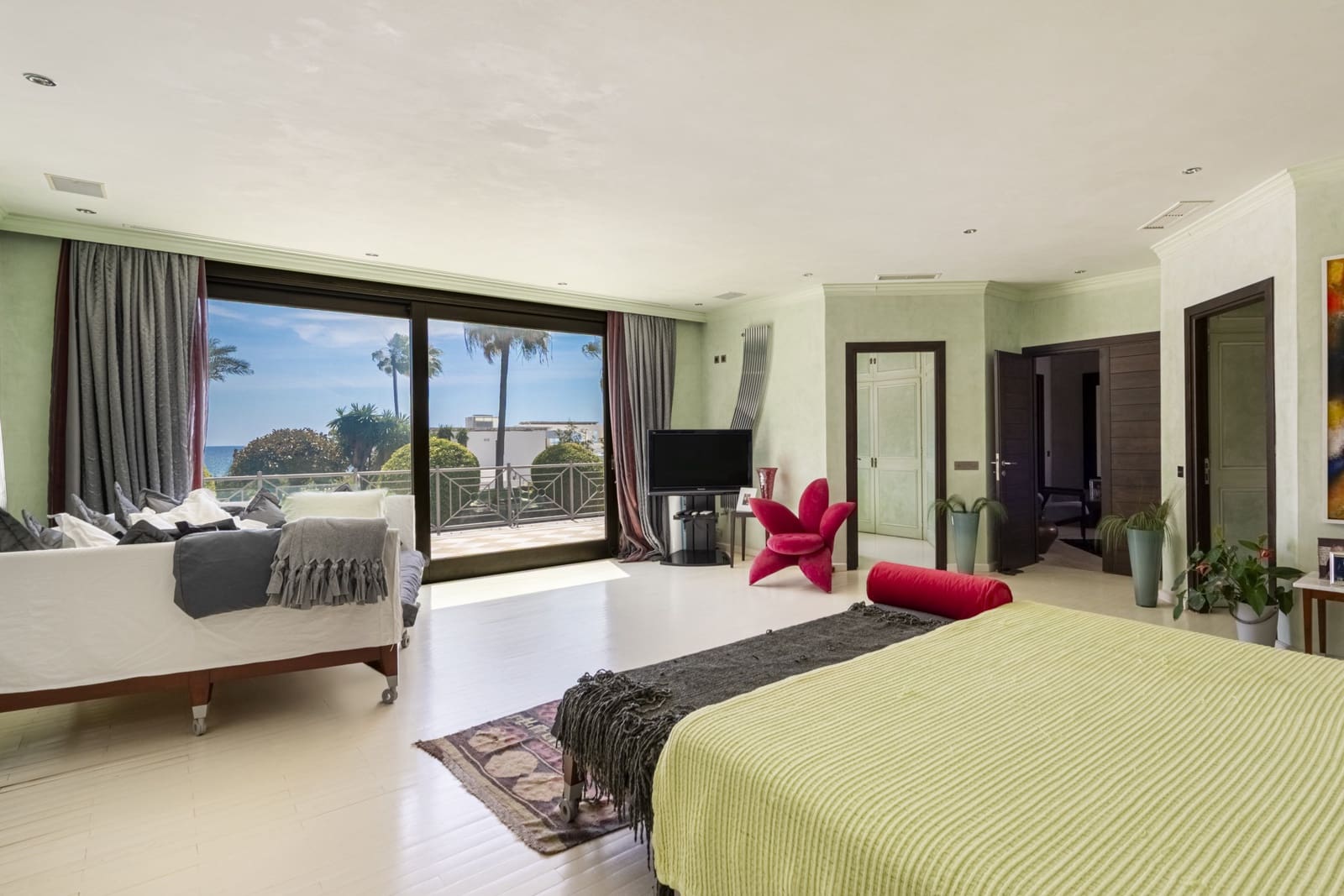 10 Zimmer Villa zu verkaufen in El Paraiso mit Pool Garage - 13.500.000 € (Ref: 8915218)