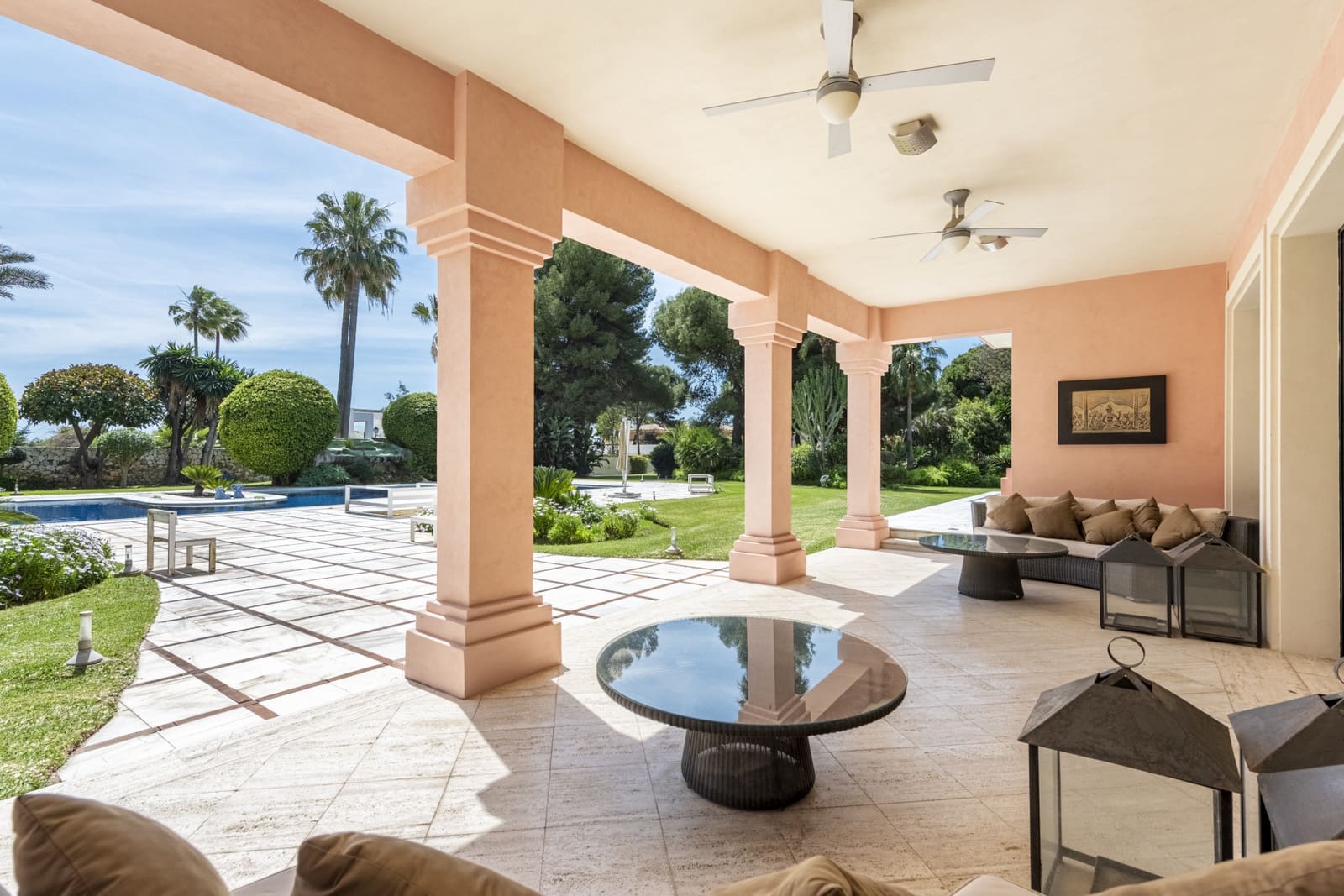 10 Zimmer Villa zu verkaufen in El Paraiso mit Pool Garage - 13.500.000 € (Ref: 8915218)