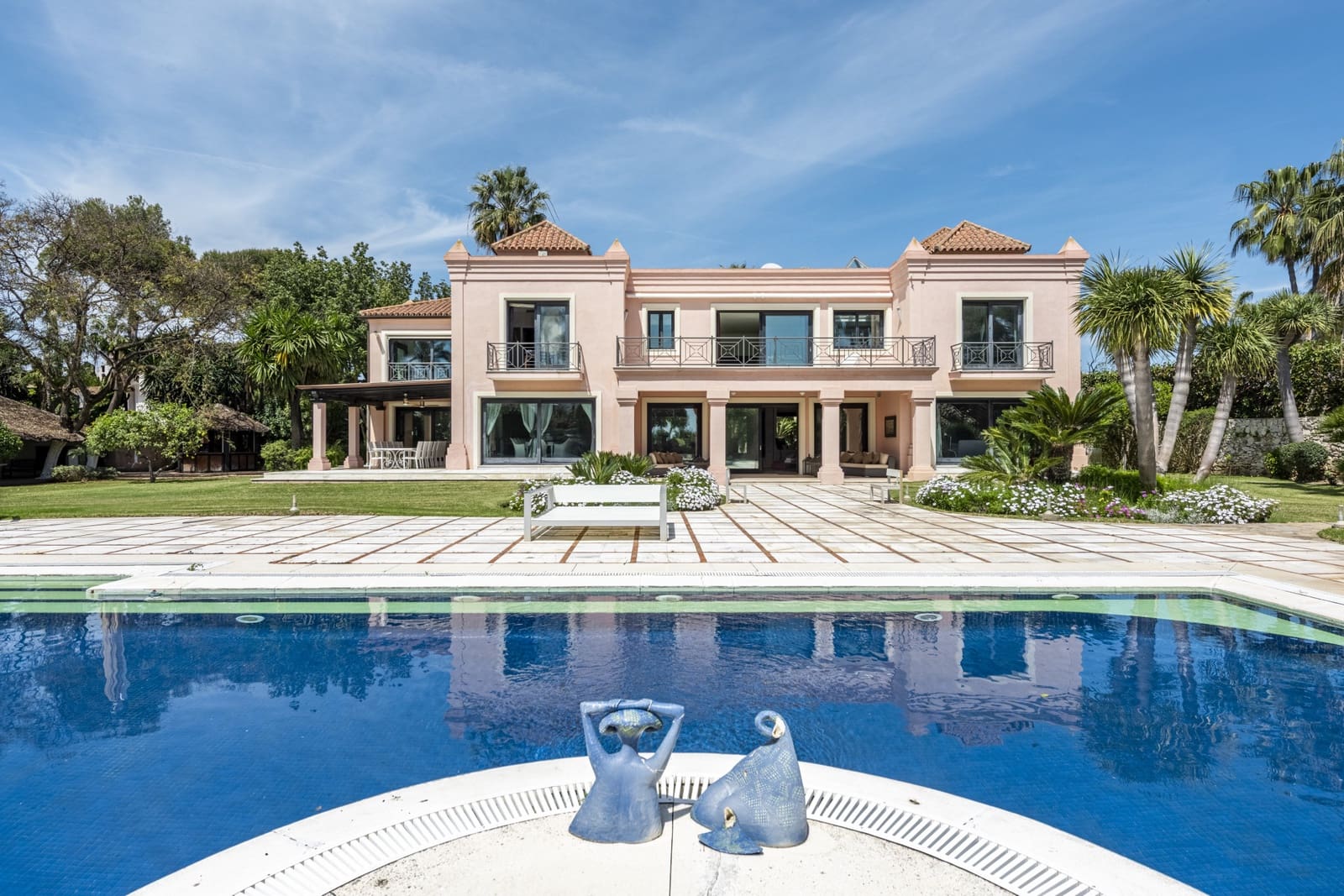 10 Zimmer Villa zu verkaufen in El Paraiso mit Pool Garage - 13.500.000 € (Ref: 8915218)