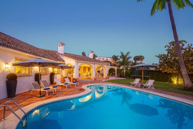 4 makuuhuone Huvila myytävänä paikassa Marbella mukana uima-altaan - 1 795 000 € (Ref: 8918033)