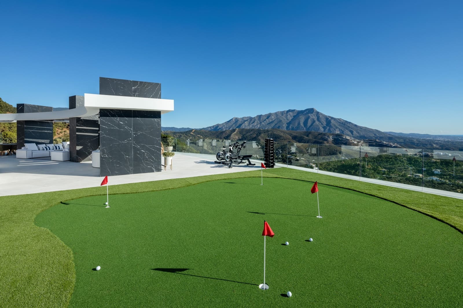 9 slaapkamer Villa te koop in La Zagaleta met zwembad garage - € 30.000.000 (Ref: 8946854)