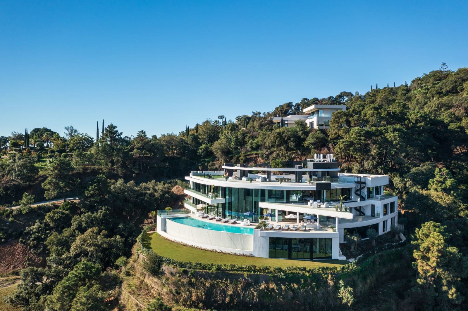 9 soverom Villa til salgs i La Zagaleta med svømmebasseng garasje - € 30 000 000 (Ref: 8946854)