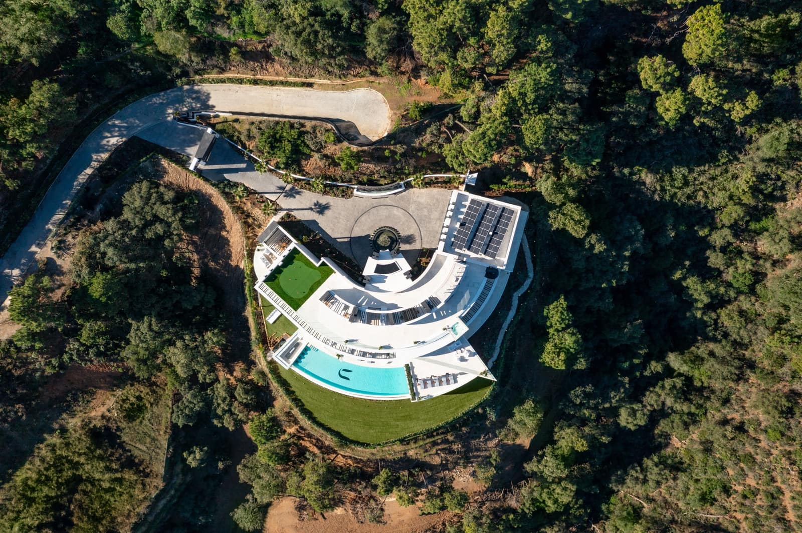 9 soverom Villa til salgs i La Zagaleta med svømmebasseng garasje - € 30 000 000 (Ref: 8946854)