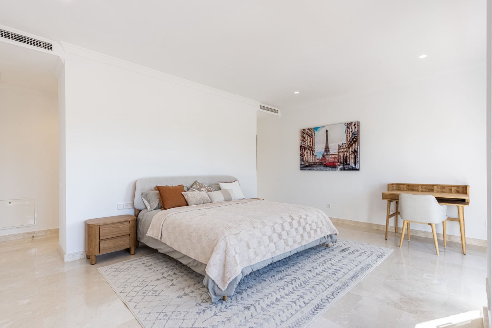 6 bedroom Villa for sale in Marbella with pool garage - € 2,420,000 (Ref: 8946855)