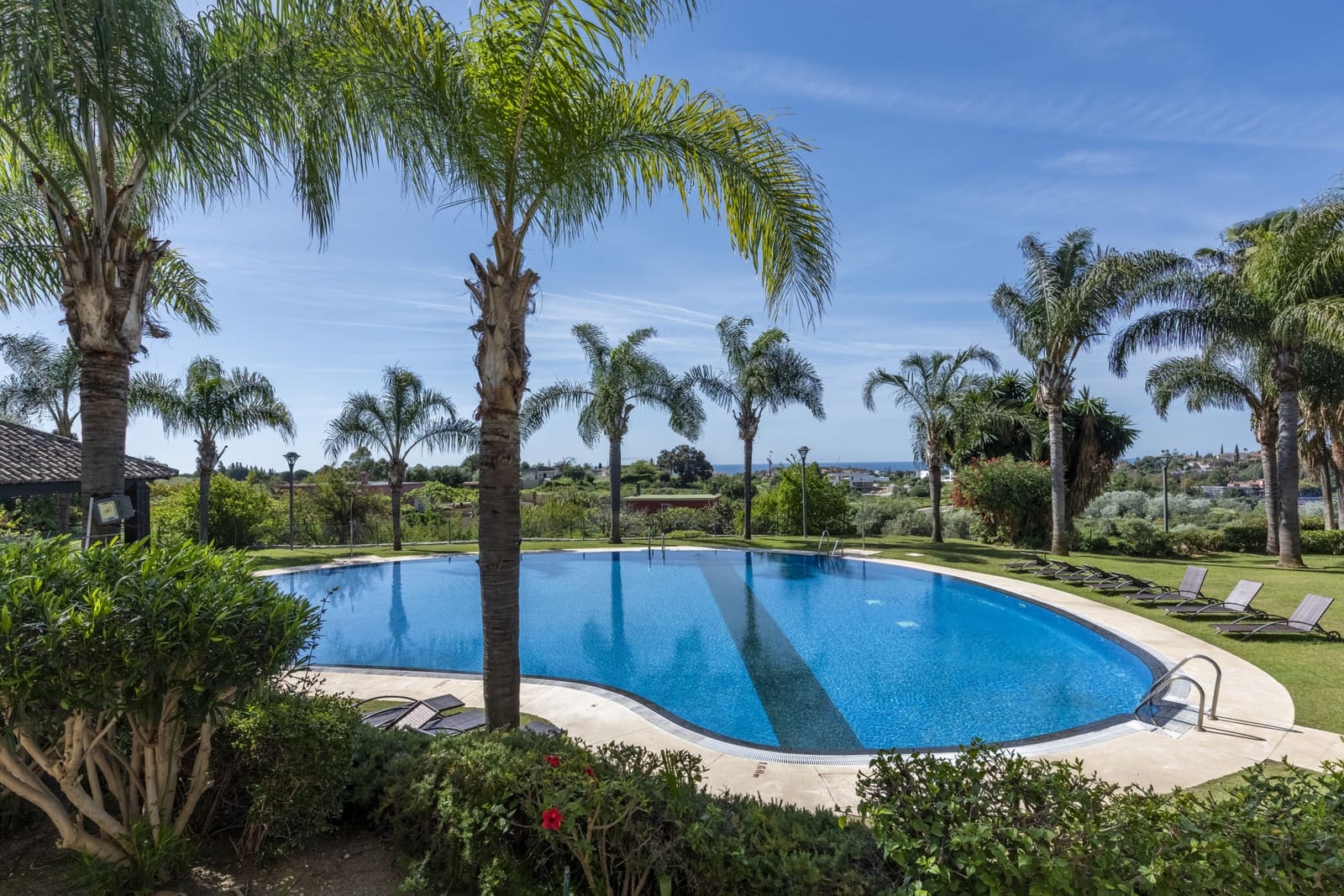 6 bedroom Villa for sale in Marbella with pool garage - € 2,420,000 (Ref: 8946855)