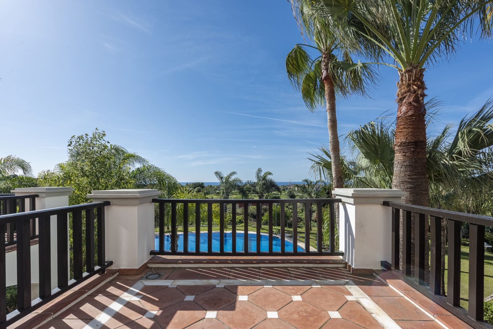 6 bedroom Villa for sale in Marbella with pool garage - € 2,420,000 (Ref: 8946855)