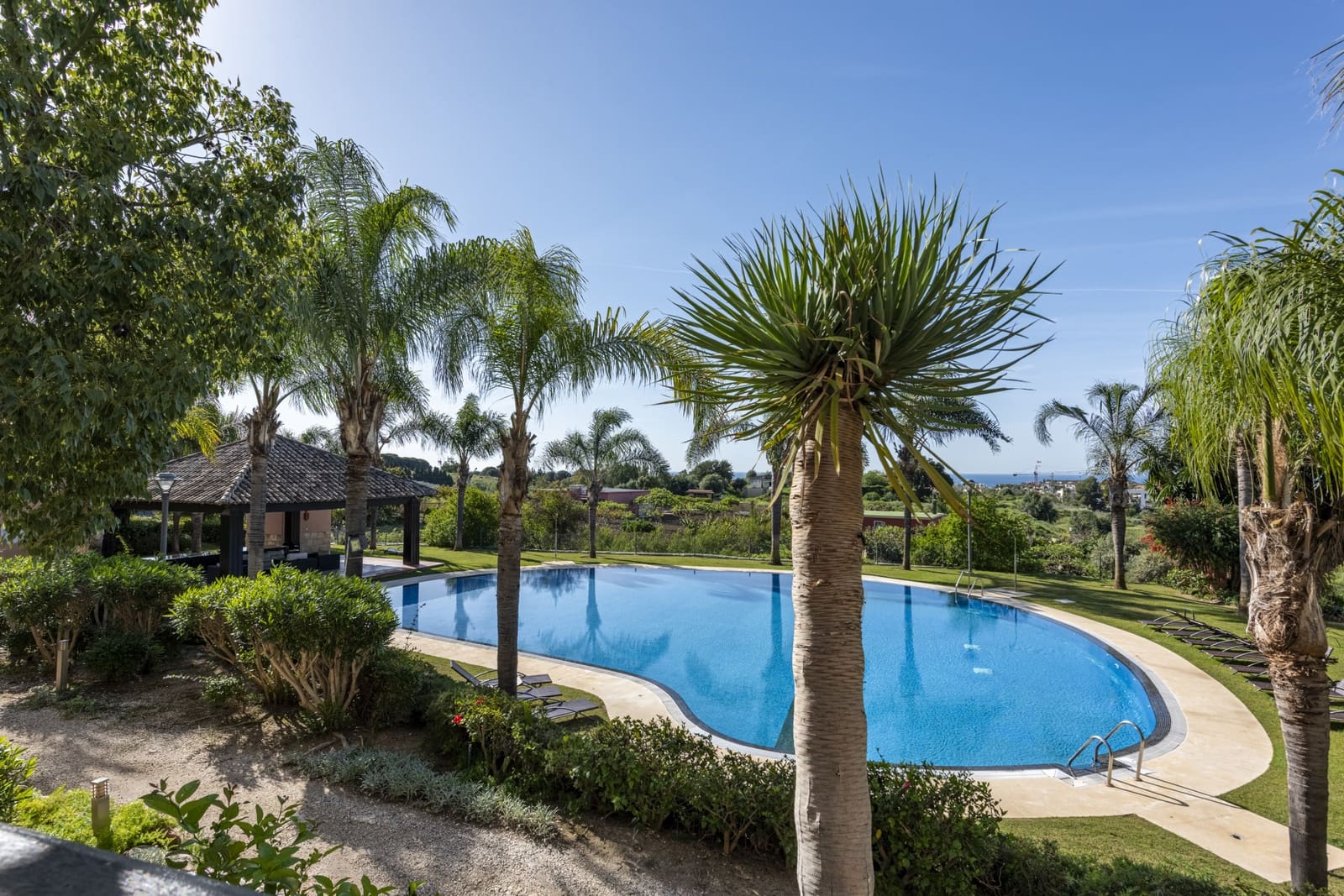 6 bedroom Villa for sale in Marbella with pool garage - € 2,420,000 (Ref: 8946855)