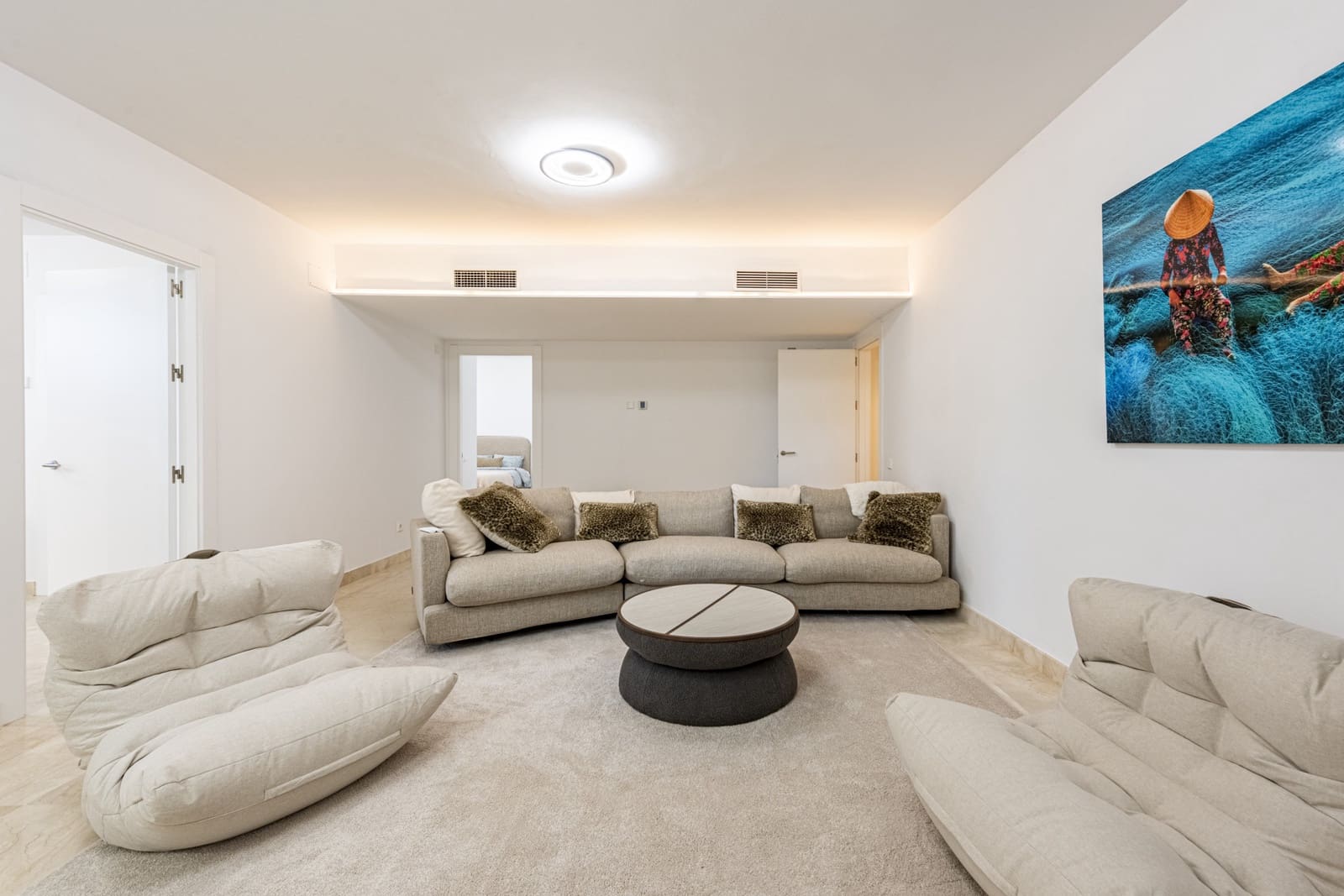 6 bedroom Villa for sale in Marbella with pool garage - € 2,420,000 (Ref: 8946855)