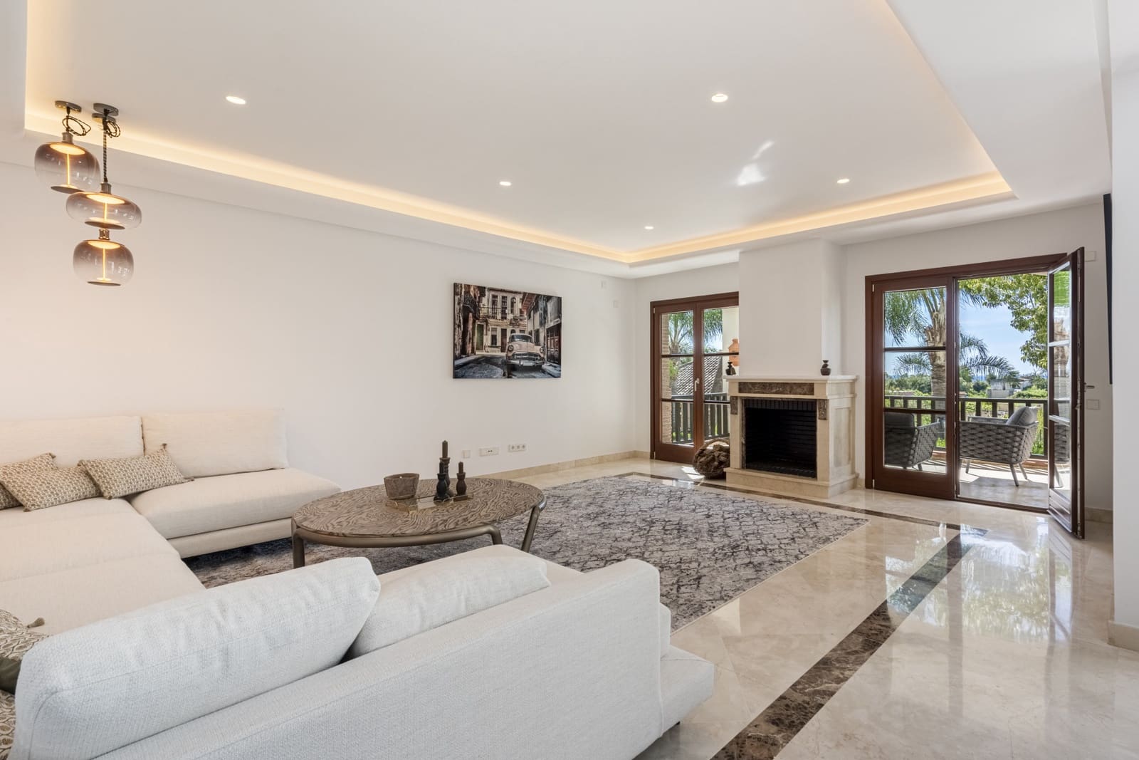 6 bedroom Villa for sale in Marbella with pool garage - € 2,420,000 (Ref: 8946855)